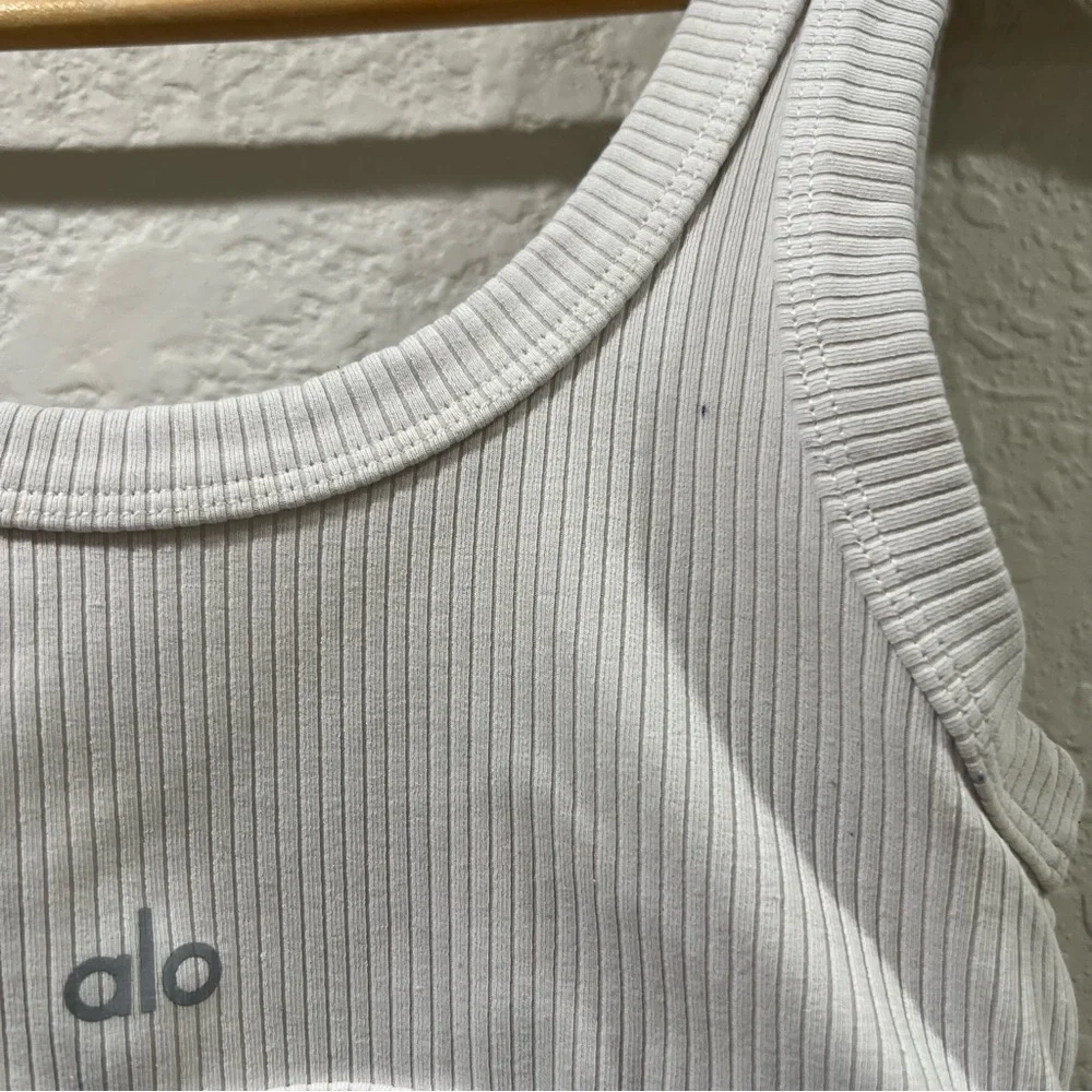 ALO Yoga Wellness Sports Bra Size XS